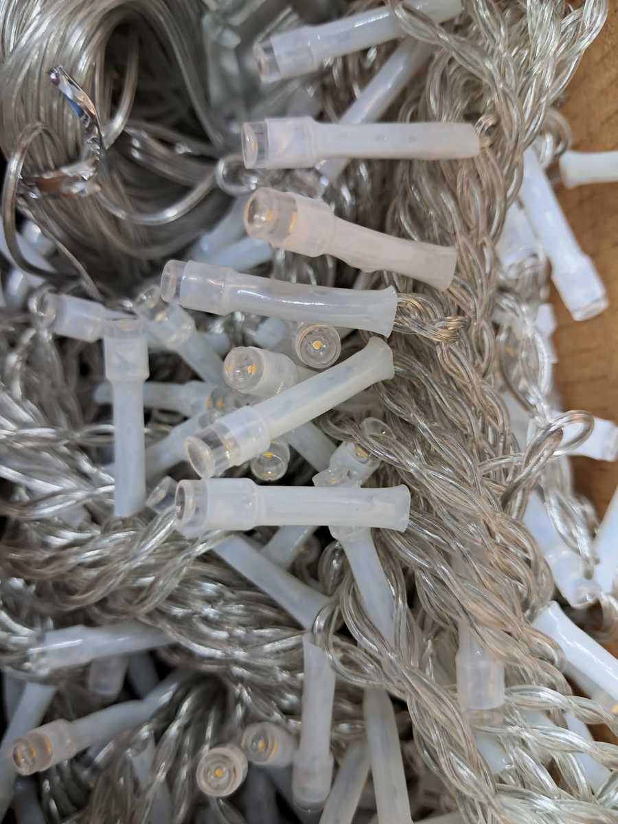 שרשרת אורות 3 מ' חשמל לבן SYW0324 CB-13Y Hacontainer